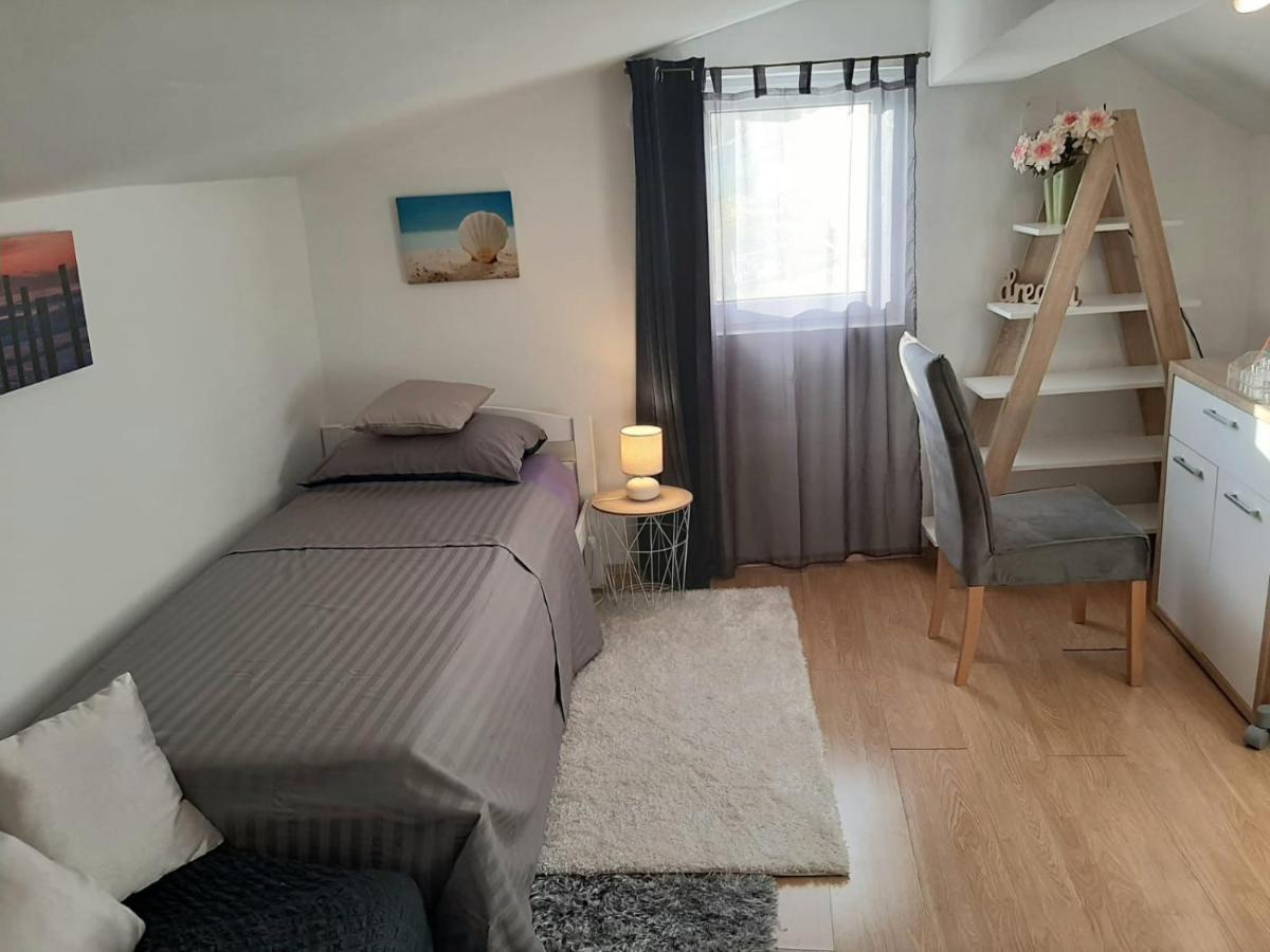 Apartment Natali Kaštel Stari Eksteriør bilde